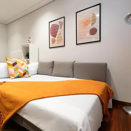 Daire El Loft De Castrelos Con Parking